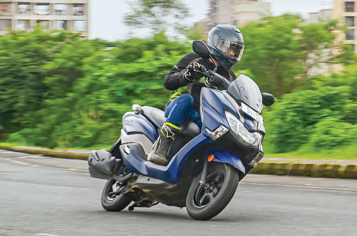 Aprilia SXR 125 vs Suzuki Burgman Street comparison